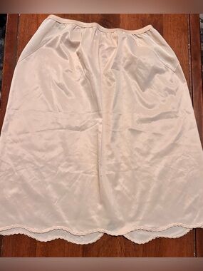 Vintage Vanity Fair Nude Half Slip Laced Scallop Hem Slit Made USA Size Medium